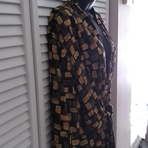 Cover-up wore one time LG - Picture 5 of 8